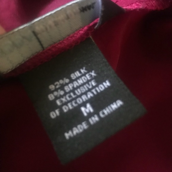 Sexy Silk Top !! ♥️ - Picture 6 of 7